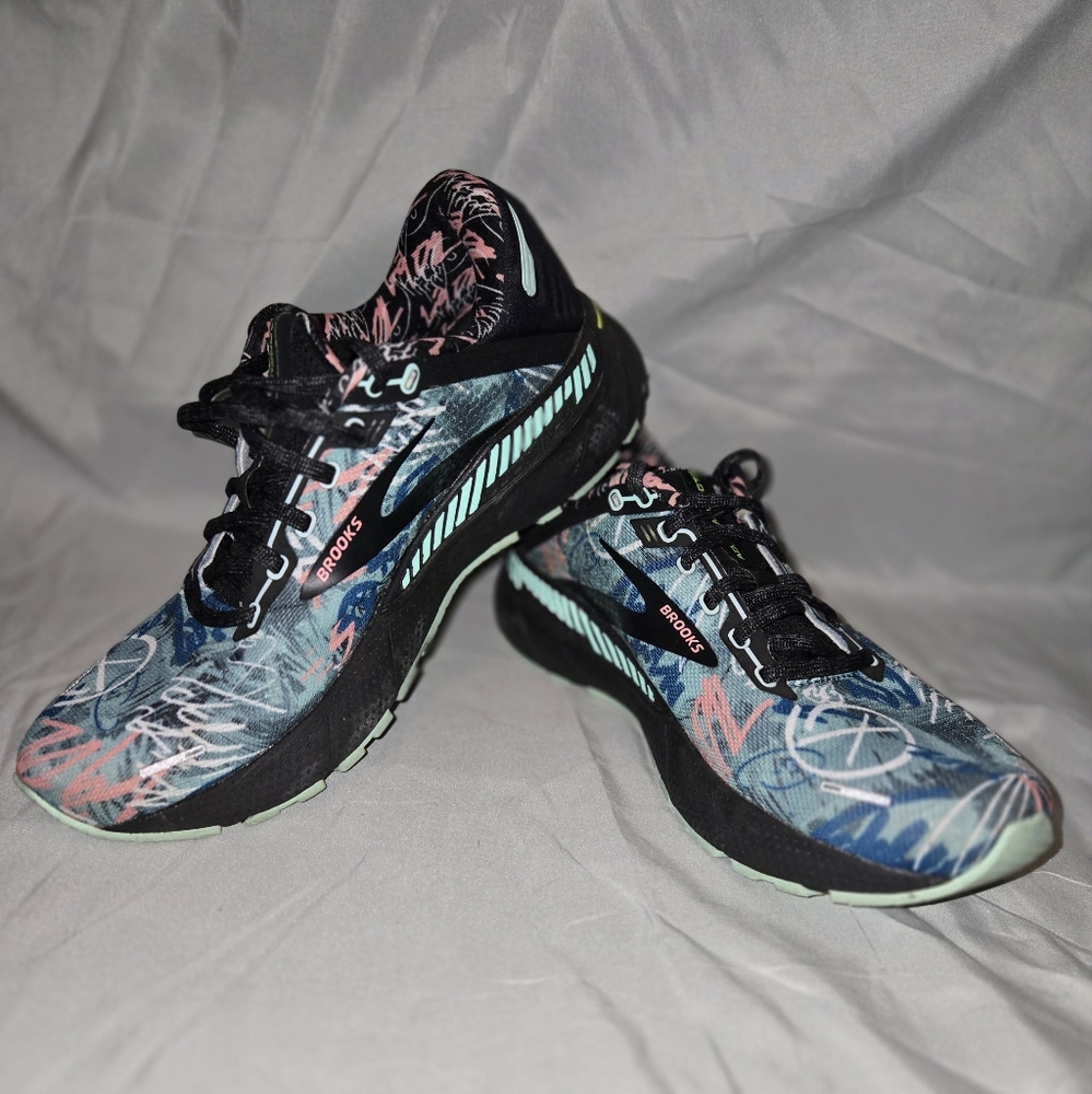 Brooks Adrenaline GTS 22- Black, Blue, Pink
